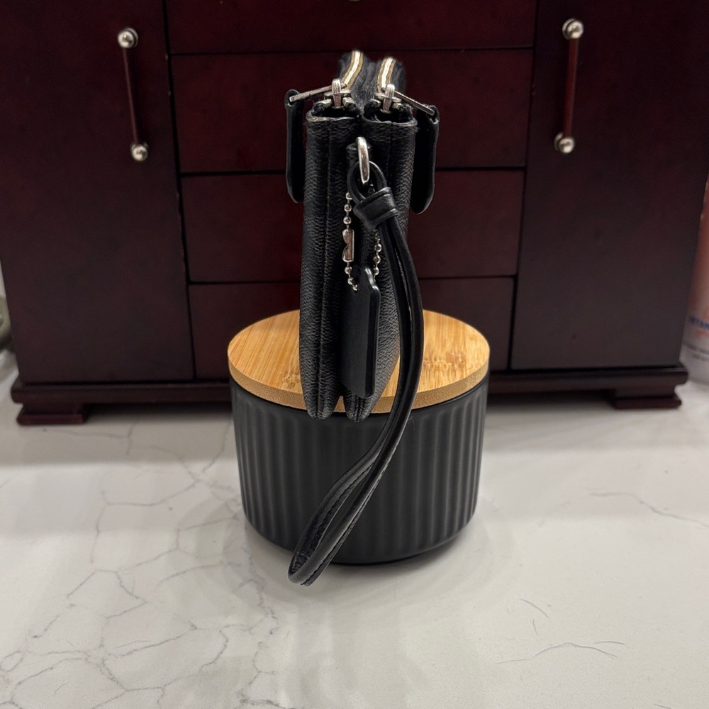 Coach Signature Black Wristlet - Picture 4 of 5